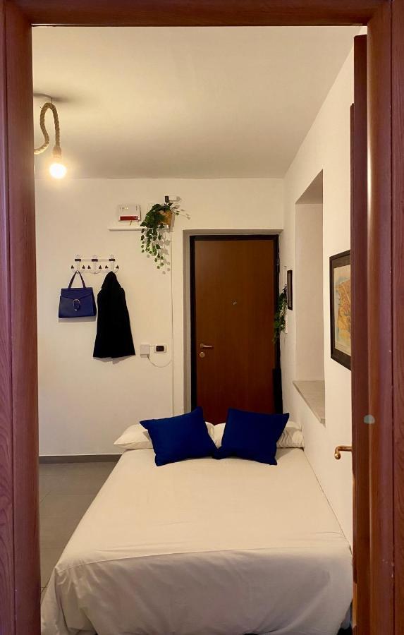 Апартаменты Casa Con Terrazzo In Centro Неаполь Экстерьер фото